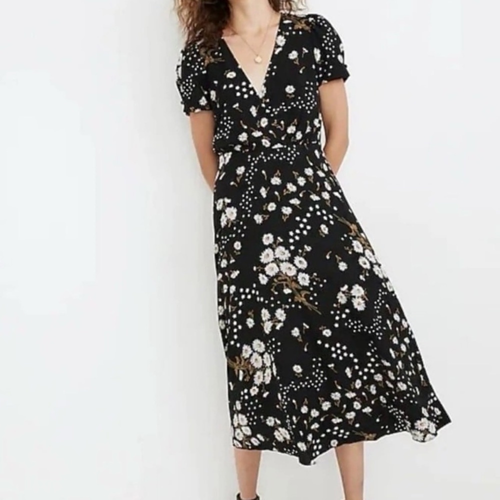 Madewell Floral Black Floral V‑Neck Midi Dress - Size 2